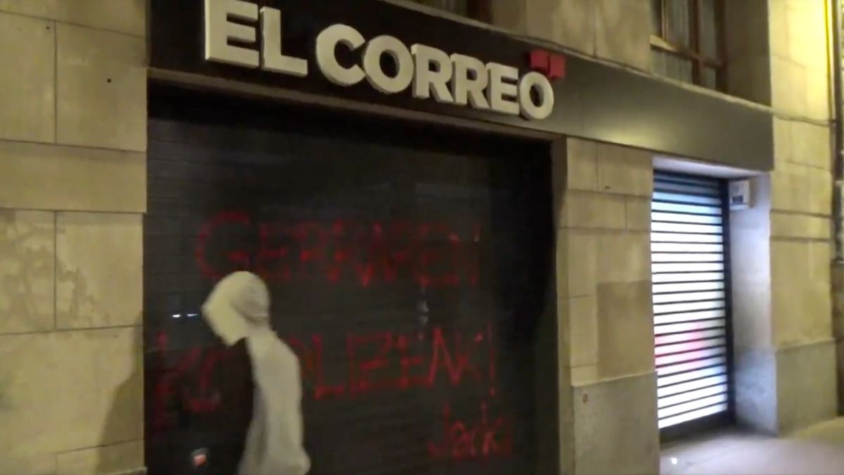 Atacan sedes de Vocento y Cadena Ser en el País Vasco