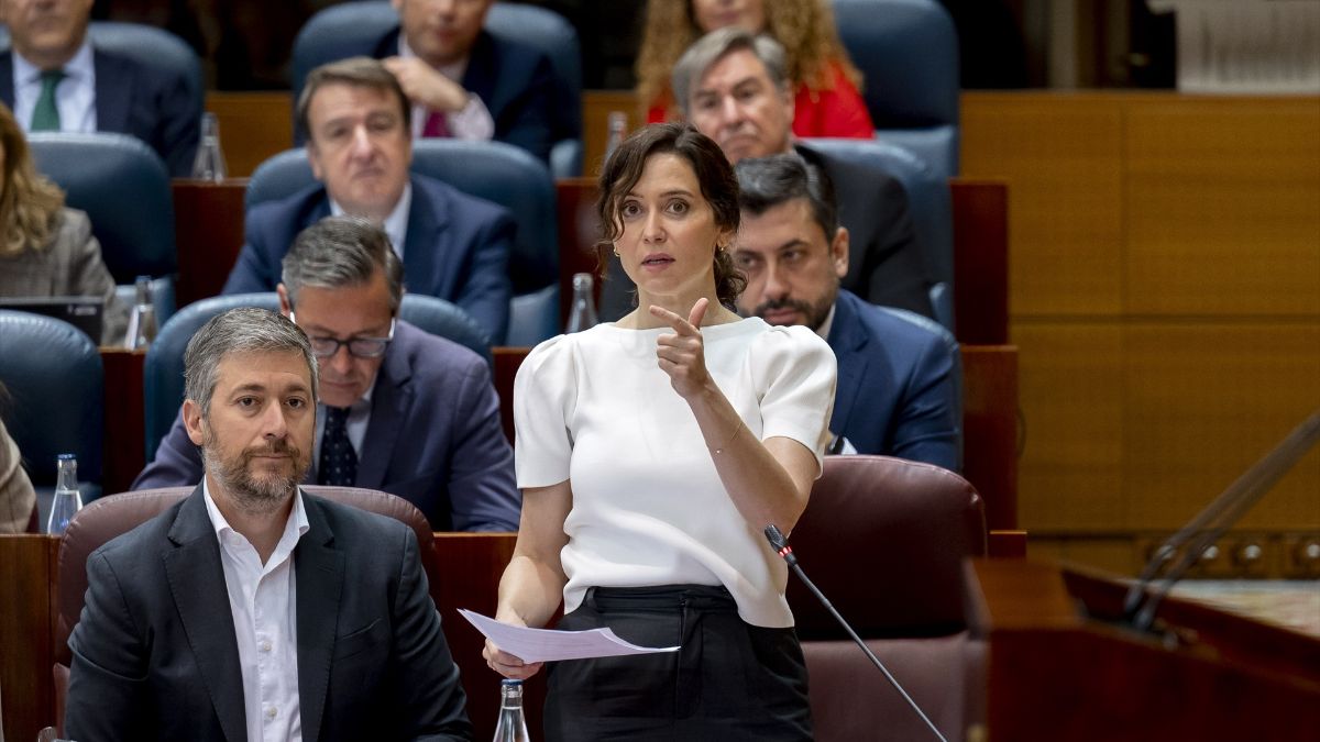 Ayuso acusa a Vox por su trato a los inmigrantes