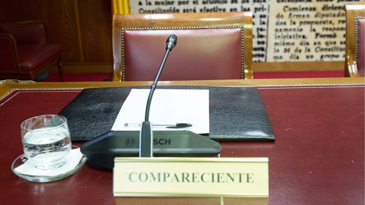 La mujer de Cerdán vuelve a faltar a la comisión Koldo