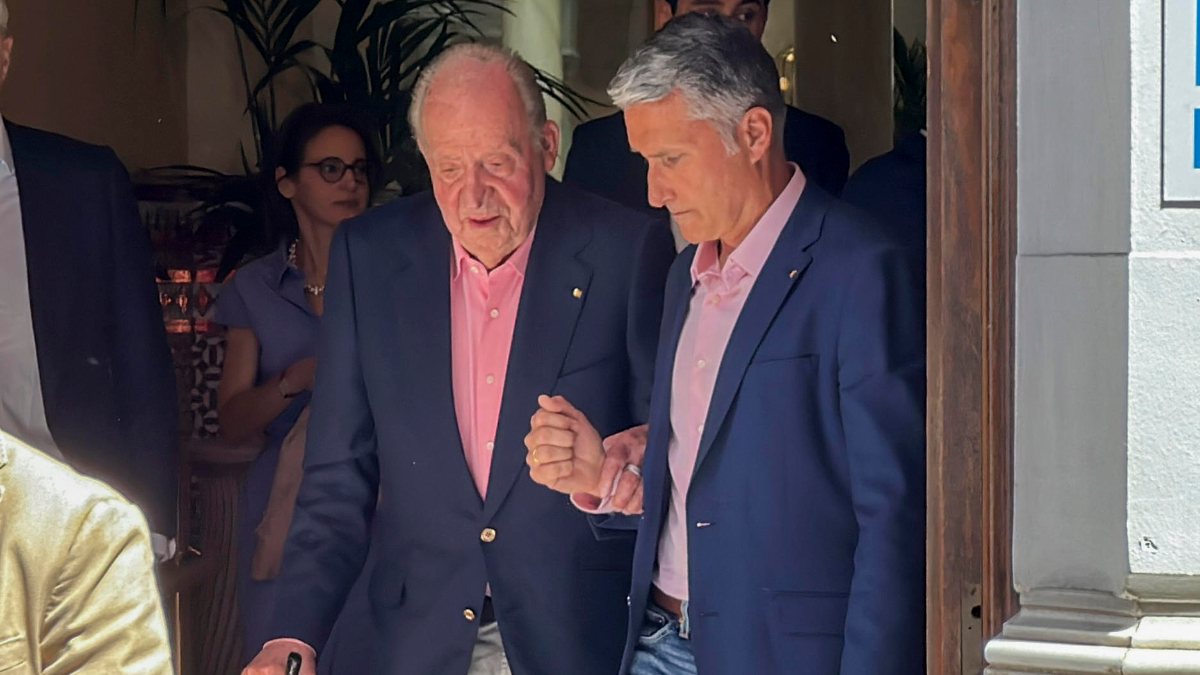 Juan Carlos I asiste a los toros en la Maestranza de Sevilla