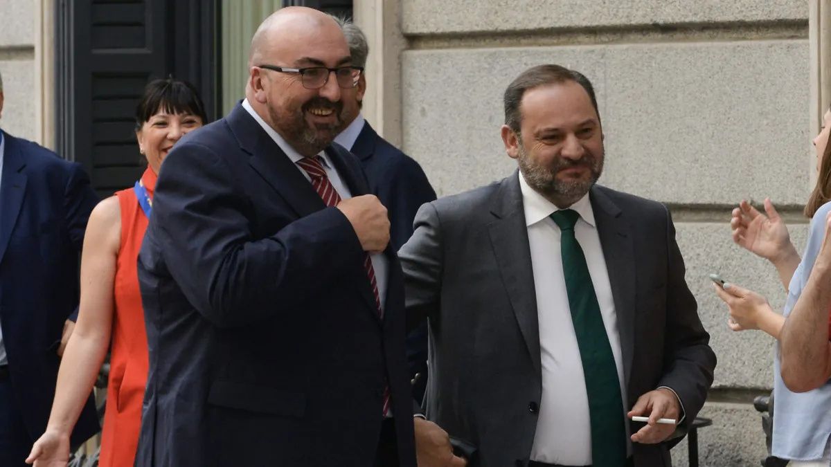 Koldo rompe con Ábalos y Juanma Moreno lidera el CIS