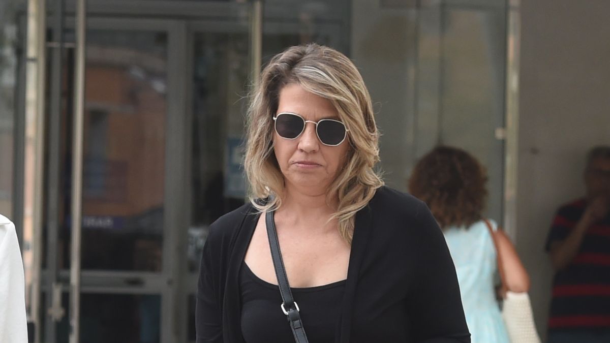 Manos Limpias pide exculpar a la asesora de Begoña Gómez