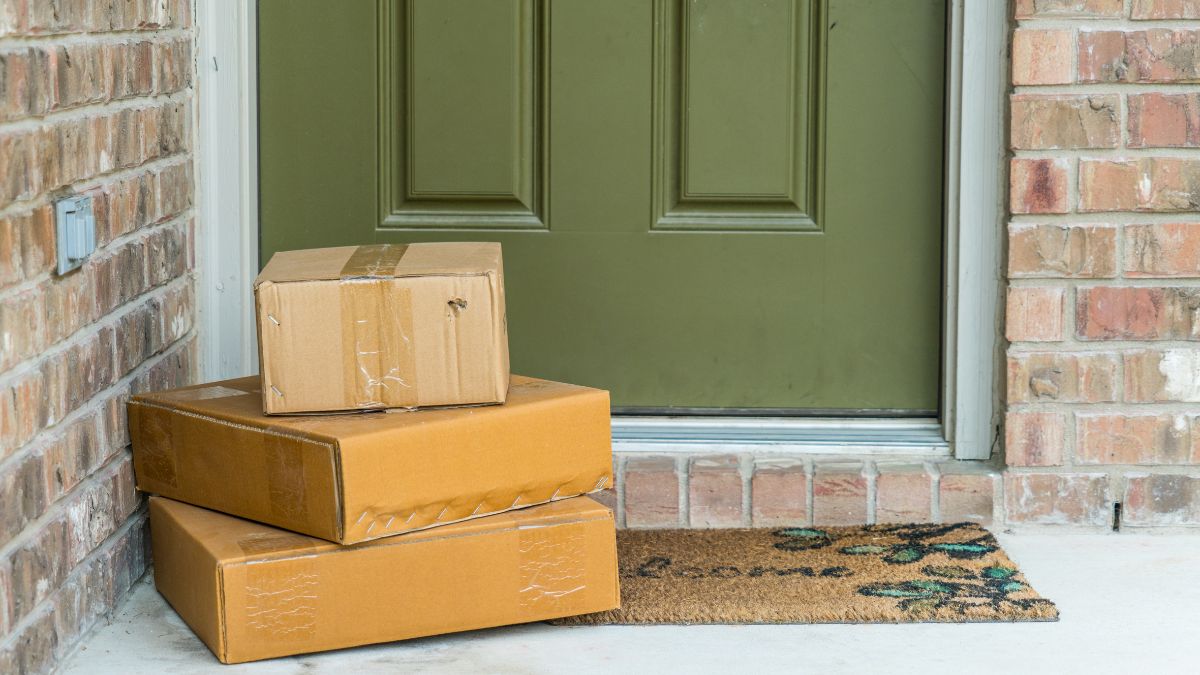 Multas por dejar paquetes de Amazon en el rellano de casa