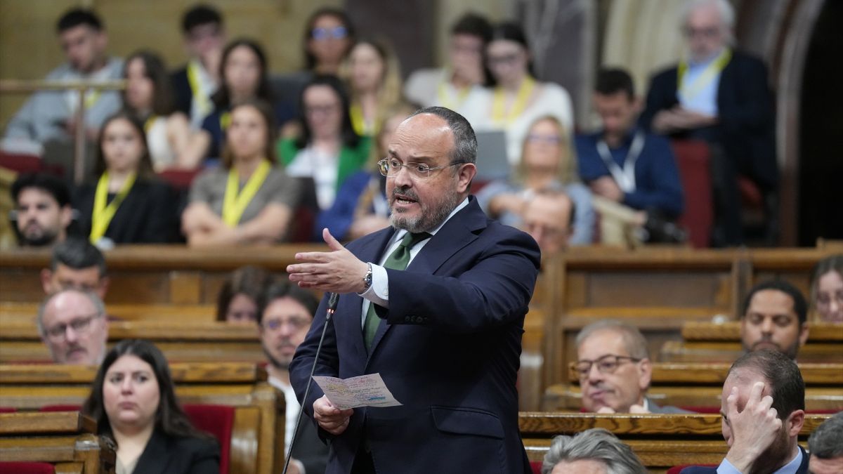El PP exige a Salvador Illa prohibir el burka en Cataluña
