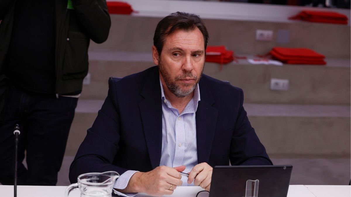 Óscar Puente y Pedro Sánchez: mensajes de apoyo a Ábalos