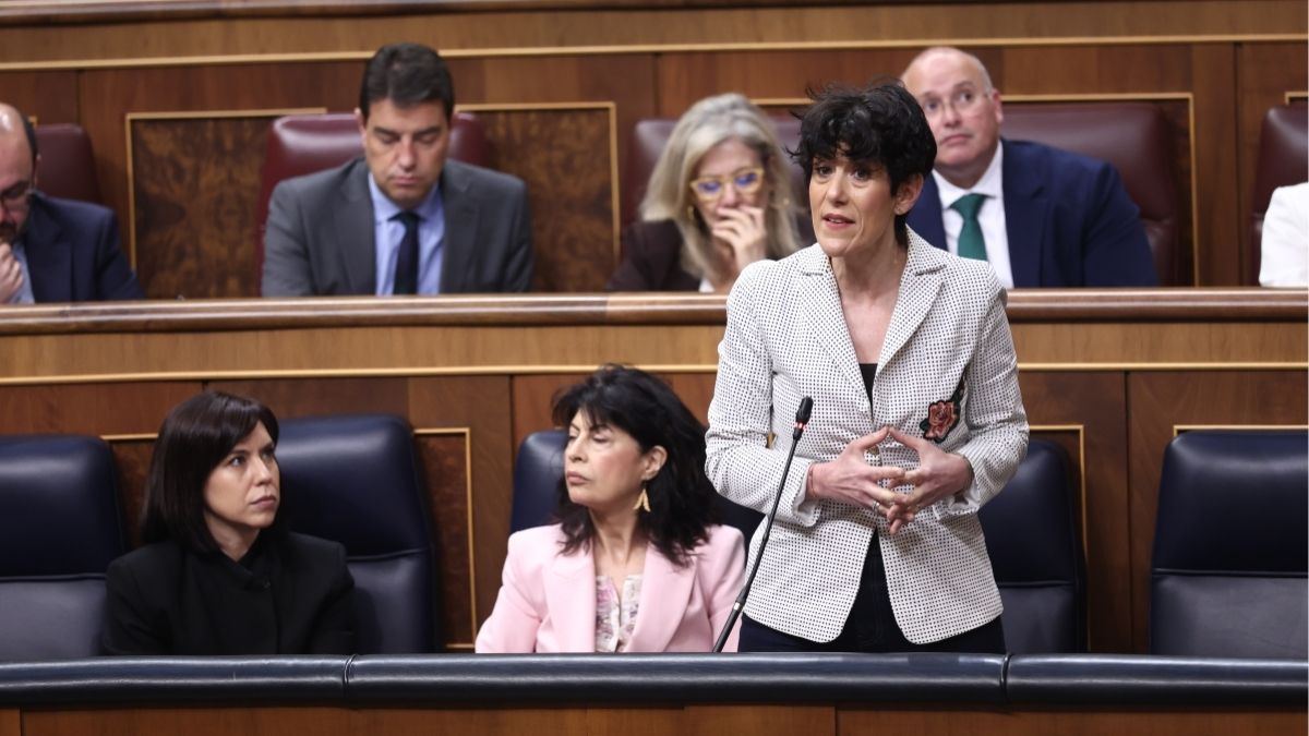 Saiz garantiza tramitar todas las regularizaciones