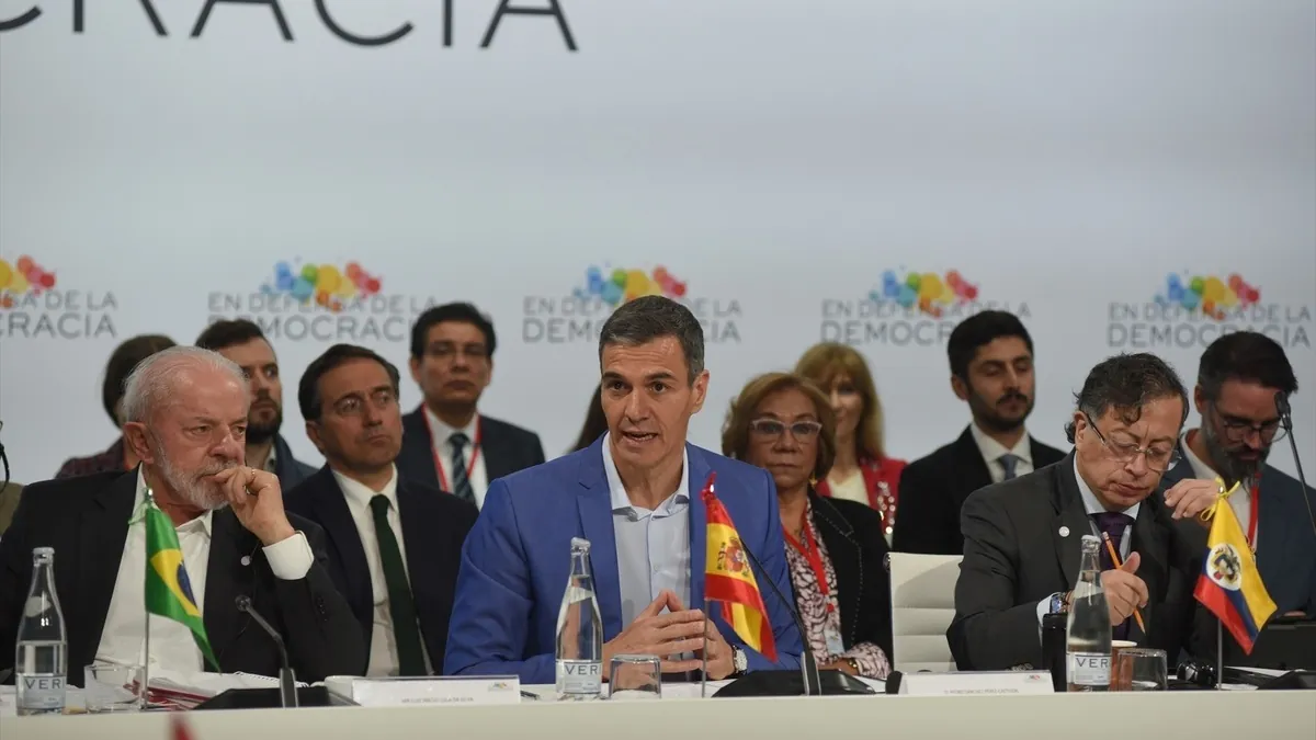 Pedro Sánchez insta a proteger la democracia en Barcelona