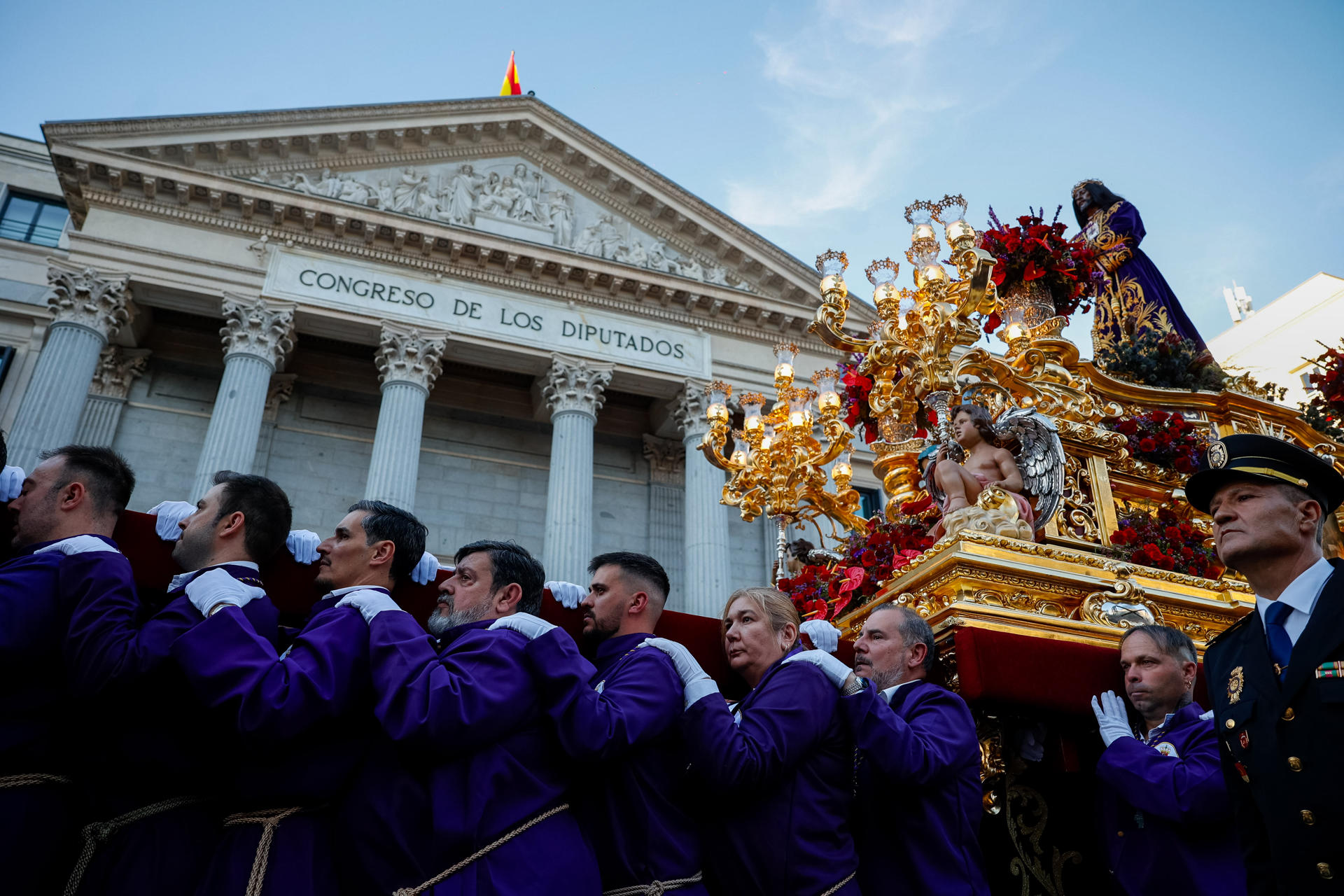 Imágenes de las procesiones del Viernes Santo en España
