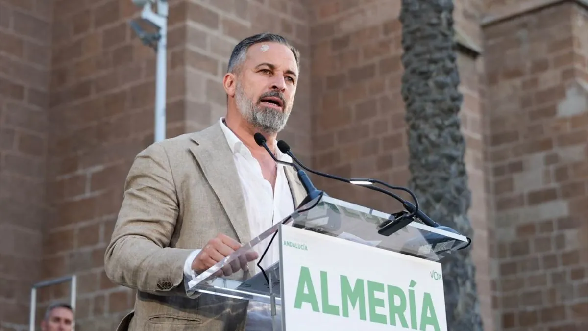 Vox impulsa ilegalizar a Bildu y presiona al PP