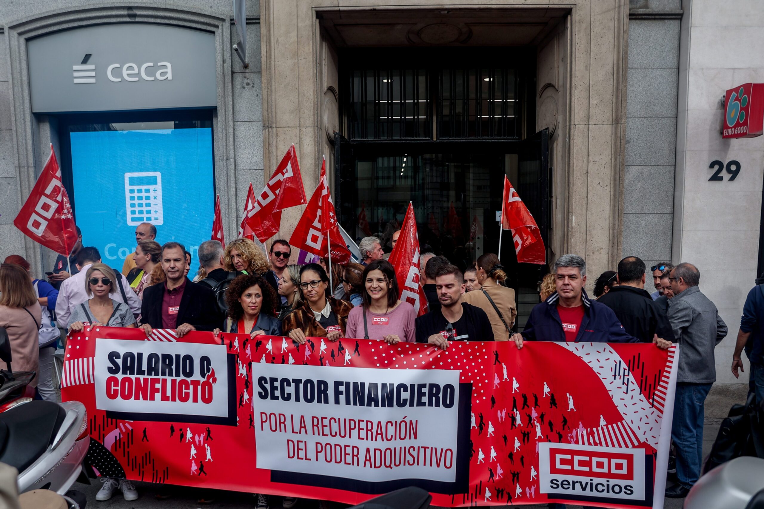 Sindicatos preparan protestas en todos los bancos para junio