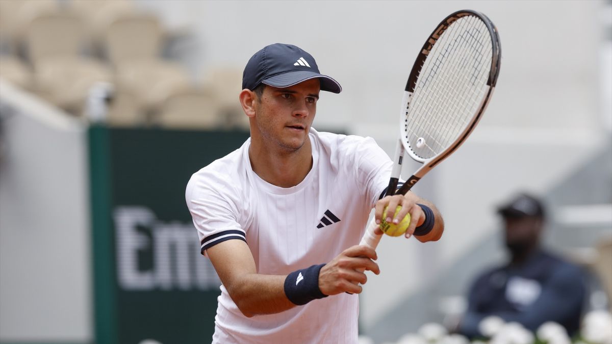 Rafa Jódar remonta a Carreño y pasa a cuartos en Roland Garros