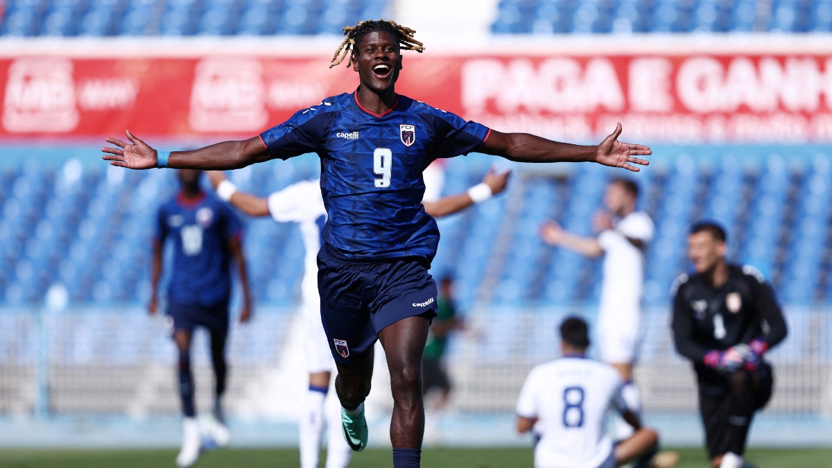 Cabo Verde avisa a España con una goleada ante Serbia