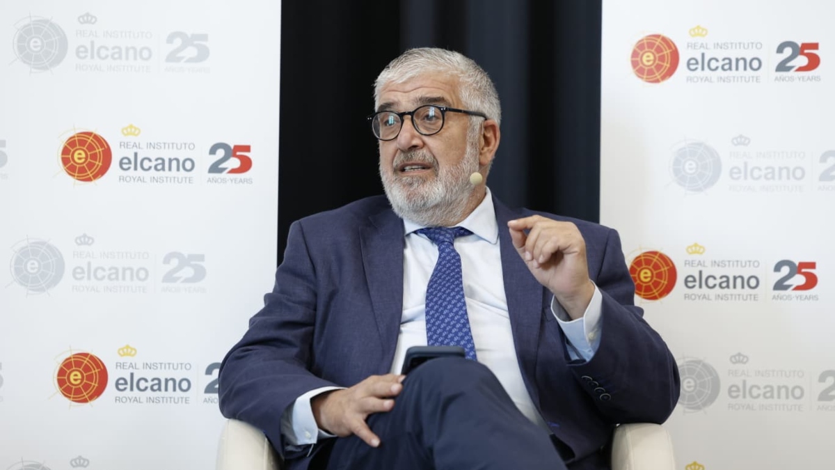 Albares fuerza la renuncia de Ruiz en el Instituto Elcano