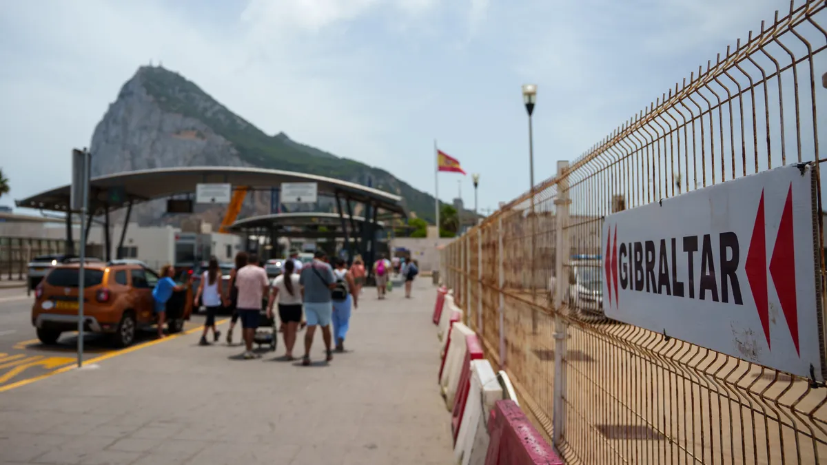 Histórico acuerdo para eliminar la Verja de Gibraltar