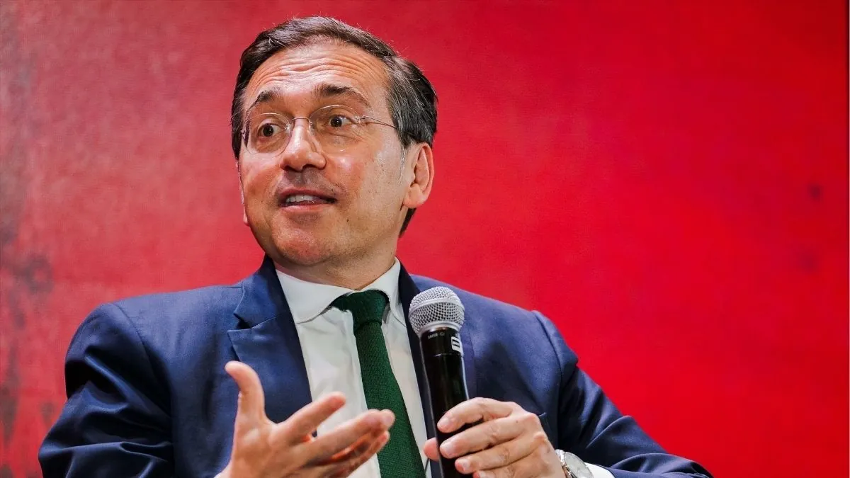 Albares aclara a Francia que Rajoy no representa a España