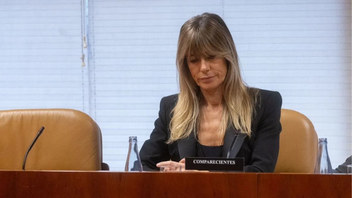 Peinado exige a Begoña Gómez ir al juzgado por su pasaporte