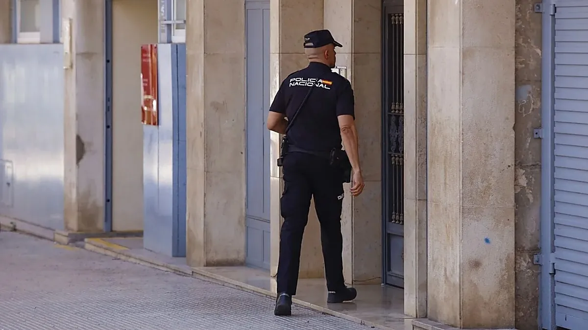 Detenido por amenazar con una navaja a sus compañeros