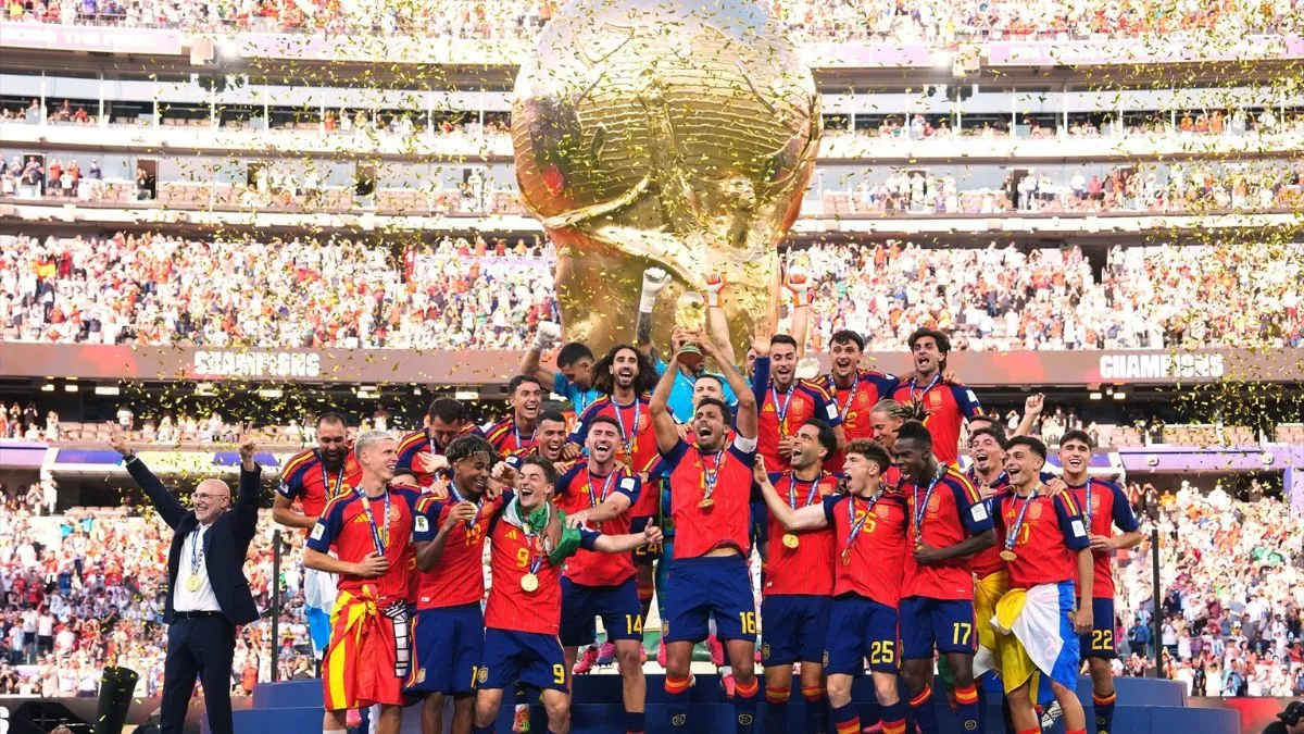 España: primer país con doble corona mundial de fútbol