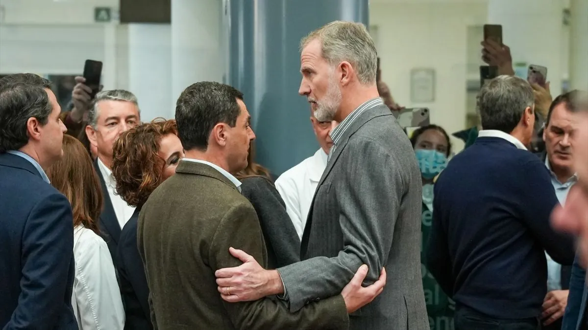 Felipe VI recibe a Juanma Moreno tras su reelección