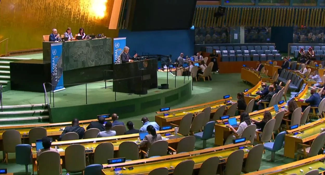 Marlaska presume de seguridad vial y baliza V-16 en la ONU