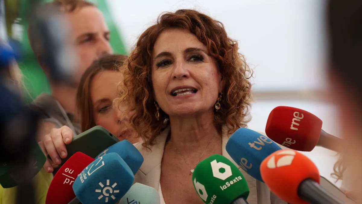 Montero defiende a Zapatero ante el caso Plus Ultra