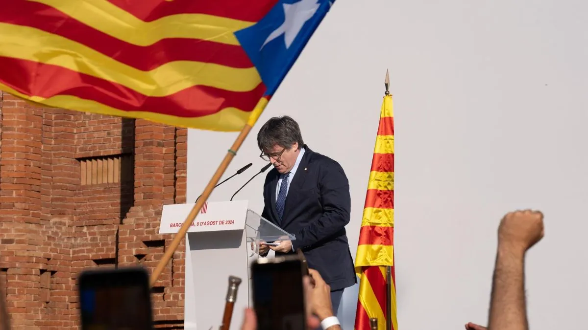 Procesan a tres mossos por ayudar a huir a Puigdemont