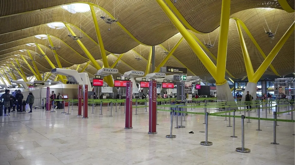 España impone controles fronterizos a viajeros de Italia