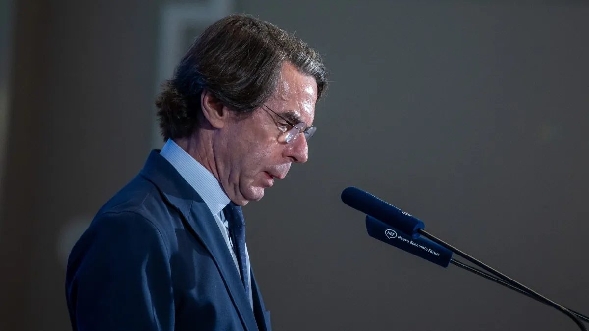 Aznar alerta del peligro del sanchismo y pide el voto al PP