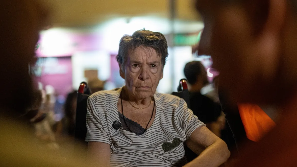 Policía acordona la zona por el desahucio de Maricarmen