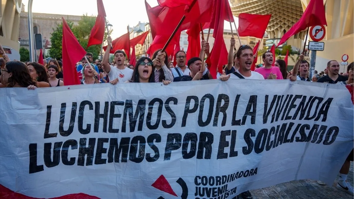 Sevilla: 15.000 personas piden vivienda y huelga general