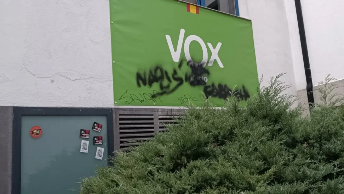 Vox denuncia pintadas ofensivas y antisemitas en Lugo